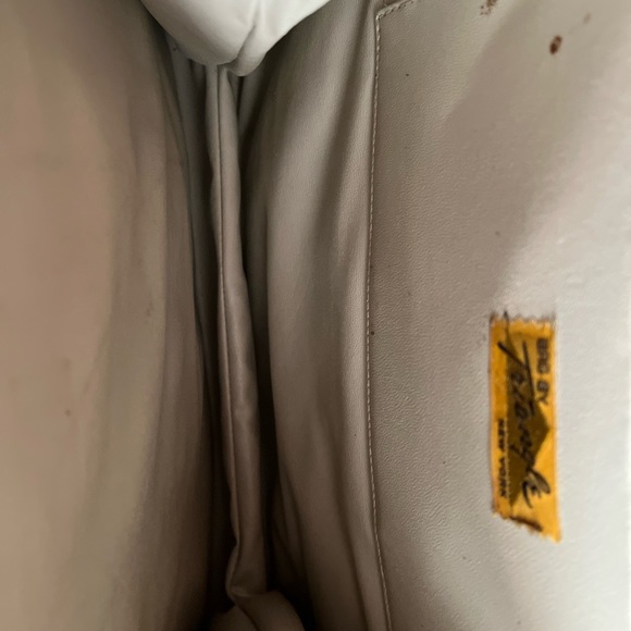 Triangle New York Gray Pocketbook - Picture 13 of 13